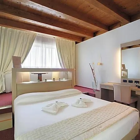 Cocca Royal Thai Hotel 4*